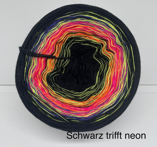 Schwarz trifft neon