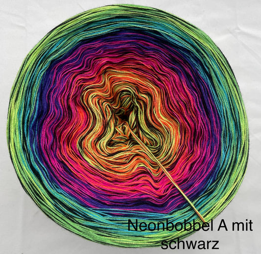 Neonbobbel A mit Schwarz